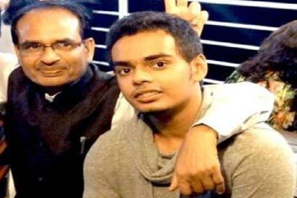 इस मुख्यमंत्री का बेटा भी राजनीति में रखेगा कदम 2 yashbharat