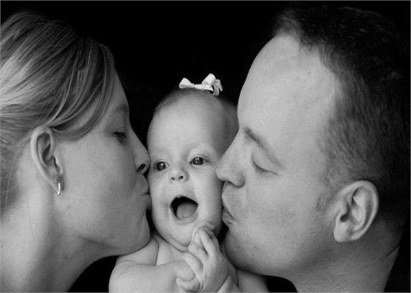 बच्चे का नाम रखते समय न करें ये गलतियां, नहीं तो...