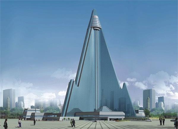 दुनिया का सबसे बड़ा होटल, 30 साल में बनकर हुआ है तैयार