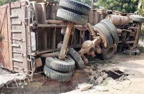 8 killed due to speeding truck in jabalpur