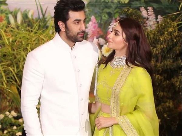 क्या आपने कभी पूछे हैं अपने ब्वॉयफ्रैंड से ये 10 डर्टी सवाल?