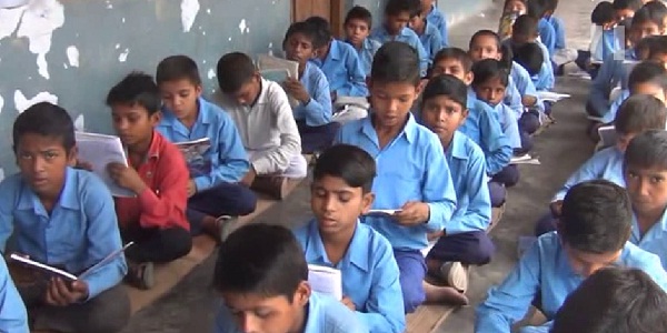 इस सरकारी स्कूल में 10वीं का एक भी बच्चा नहीं हुआ पास, 12वीं में केवल दो हुए सफल - this government school there was no single child can pass 10th exam-mobile