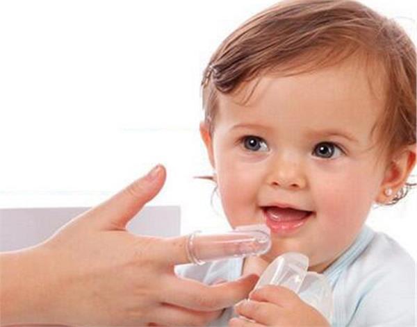 बच्चे के मुंह में पड़ गए है छाले तो अपनाएं ये असरदार घरेलू नुस्खे