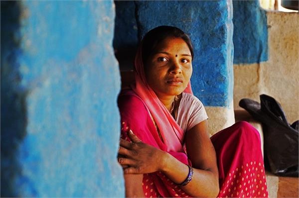 पीरियड्स के दिनों में खुले में नहाती हैं इस गांव की महिलाएं