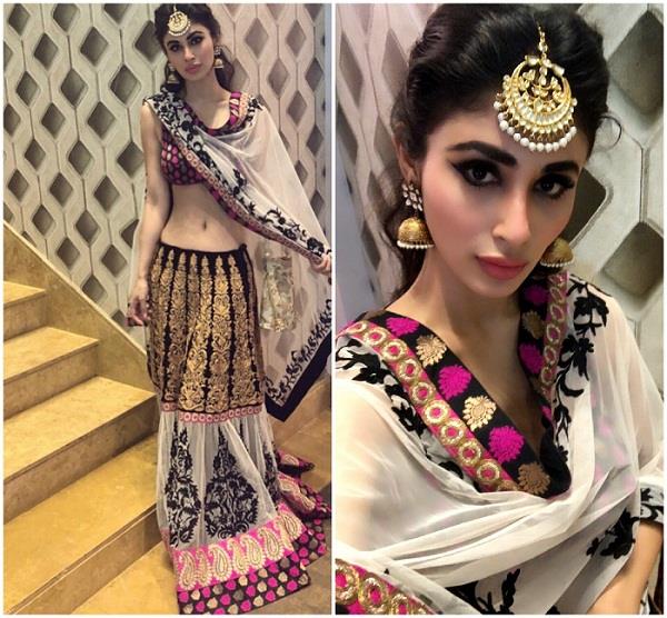 https://static.punjabkesari.in/multimedia/2018_6image_17_37_210852740mouniroy1-ll.jpg