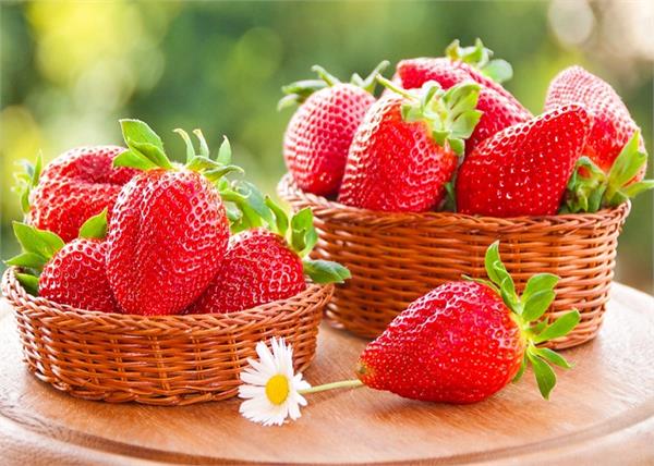 कभी नहीं होगी मोतियाबिंद की समस्या अगर रोजाना खाएंगे 2 स्ट्रॉबेरी