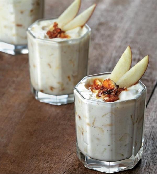 मेहमानों के लिए बनाएं टेस्टी-टेस्टी Fruity Praline Yogurt