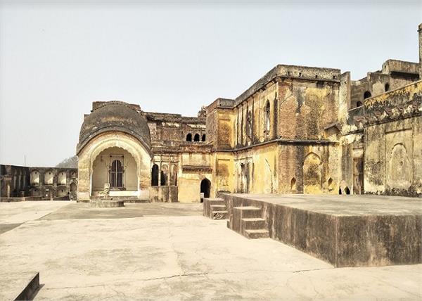 फेमस टूरिस्ट प्लेस बन चुका है रानी लक्ष्मी बाई का यह ऐतिहासिक समर पैलेस