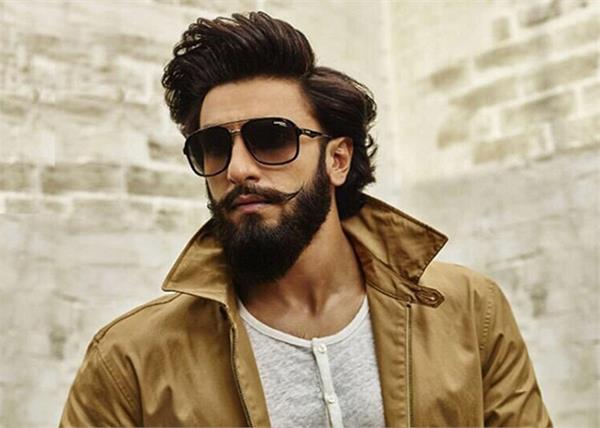 महज 14 साल की उम्र में किया था लड़की को डेट, कुछ एेसी है रणवीर सिंह की Love life
