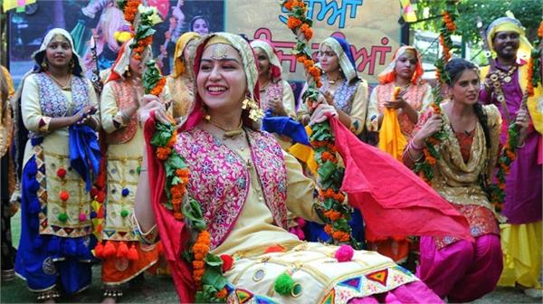 तीज का त्योहार क्यों और कैसे मनाया जाता है,जानें तीज से जुड़ा मिथ