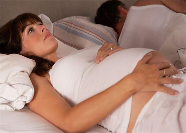 प्रैग्नेंसी में अनिद्रा की समस्या को दूर भगाने के सरल और आसान टिप्स