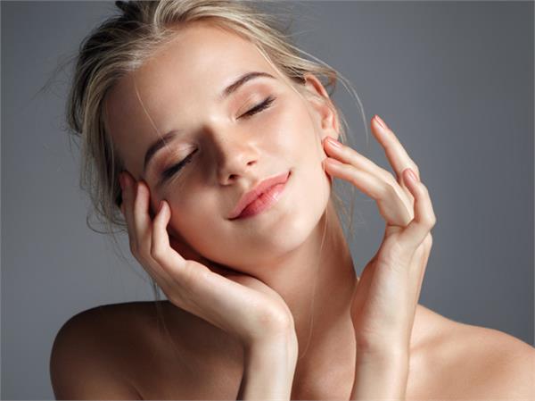 40 की उम्र के बाद भी दिखेंगी Young अगर लगाएंगी यह एक मास्क