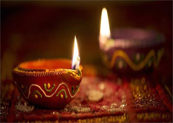 Diwali 2019: गृहणी जरूर जलाएं इस तेल के दीए, जमकर बरसेगा पैसा