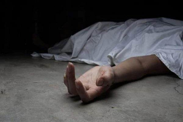 हिमाचल: कांगड़ा के मटौर में मिला HRTC के परिचालक का शव, फैली सनसनी हिमाचल: कांगड़ा के मटौर में मिला HRTC के परिचालक का शव, फैली सनसनी