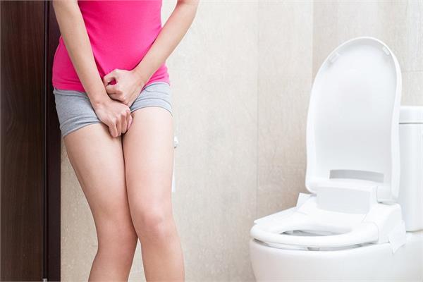 Women health: यूरिन लिकेज से होती है शर्मिंदा तो इन 3 नेचुरल तरीकों से पाएं राहत