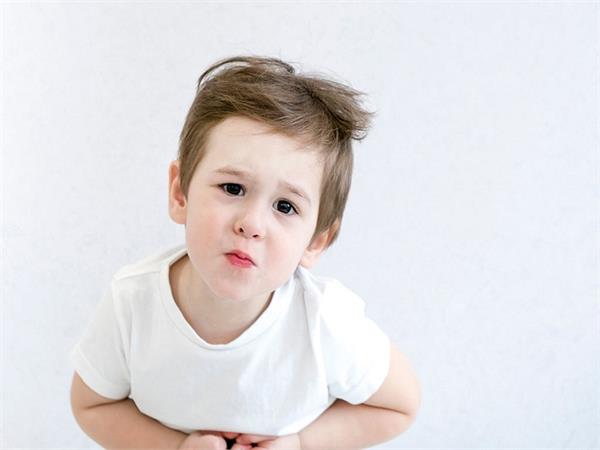 पेट में कीड़े होने पर बच्चों में दिखेंगे ये 8 लक्षण