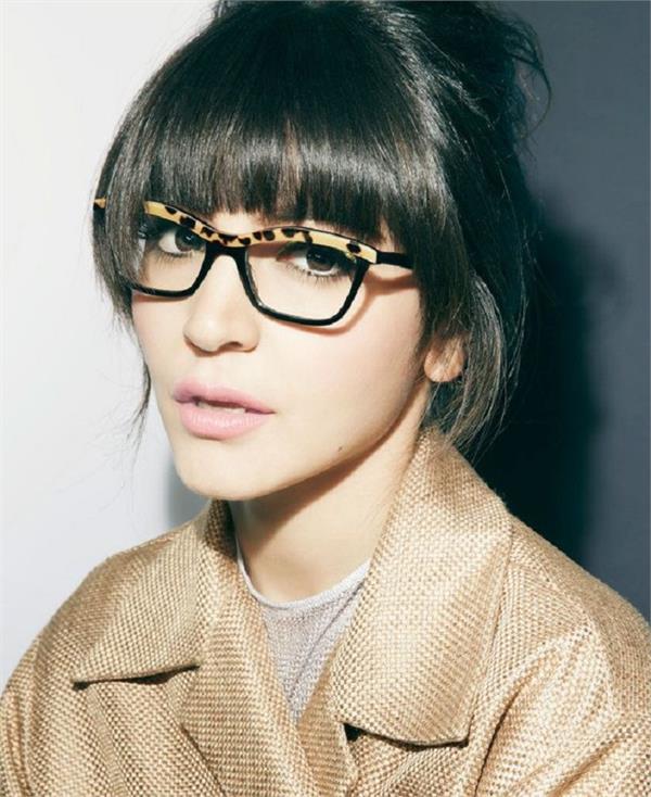 Trend! पुराने चश्में उतार फेंके अब आ गए है नए फ्रेम