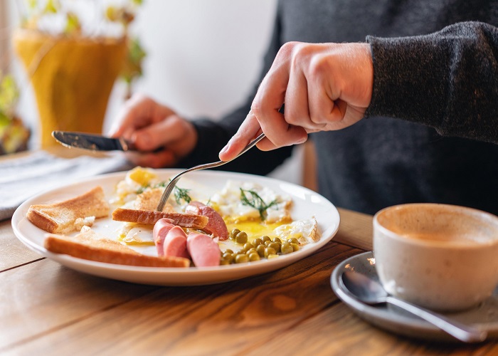 खाली पेट गलती से भी न खाएं ये चीजें, सेहत को होगा नुकसान -  eat-these-foods-in-empty-stomach-are-harmful-for-health - Nari Punjab Kesari