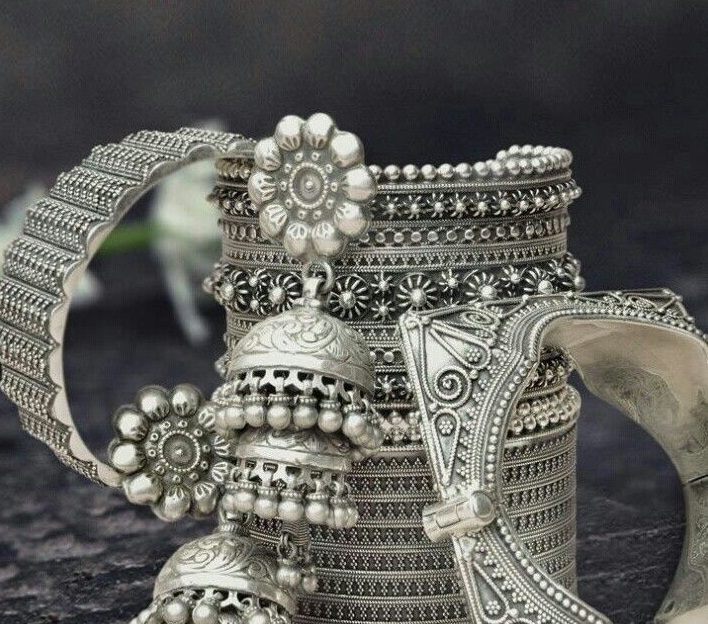 जानिए चांदी कैसे जगा सकती है आपका सोया हुआ भाग्य? - know how silver could  be lucky for you-mobile