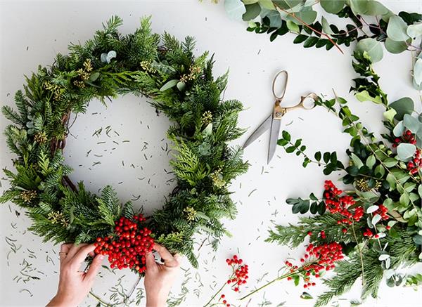 क्रिसमस स्पैशल: क्रिएटिव तरीके से खुद बनाएं DIY Wreath