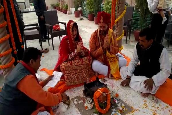 Image result for foreign couple married in varanasi
