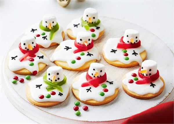 क्रिसमस पार्टी के लिए बनाएं Snowman Biscuit