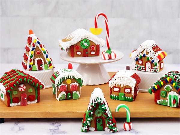 क्रिसमस स्पैशल: घर पर ही बनाएं Mini Gingerbread Houses