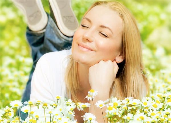 Healthy Lifestyle: मन को शांत और प्रसन्न रखने के 8 बेस्ट योगासन