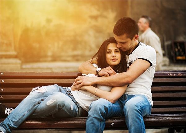 फायदा देखकर प्यार करती हैं 'N' नाम की लड़कियां, जानिए इनके 10 राज