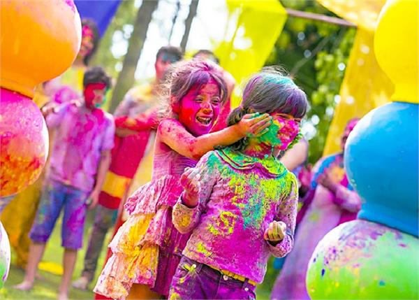 होली में बच्चों की सेफ्टी के लिए अपनाएं ये 8 जरूरी टिप्स