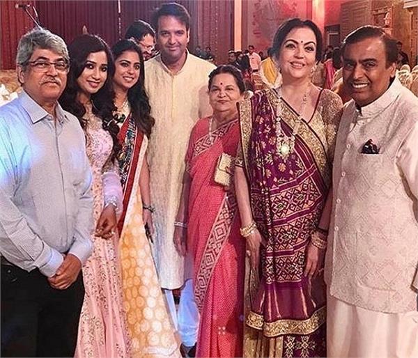 Akash-Shloka Wedding: एंटीलिया में रखी गई खास पूजा, देखिए वीडियो