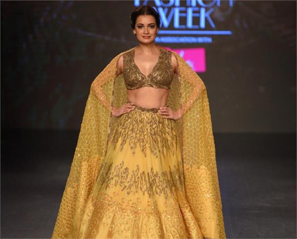 LMIFW19: डिजाइनर लहंगों का दिखा क्रेज, हसीनाओं ने बिखेरा जलवा