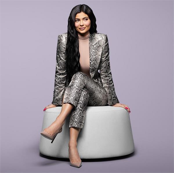 सबसे कम उम्र की अरबपति बनी Kylie Jenner, 90 करोड़ डॉलर की बनी मालकिन