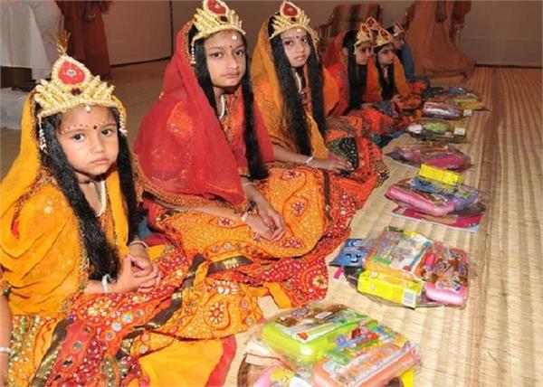 राशि के हिसाब से करवाएं कन्या भोज, मिलेंगे ये फायदे