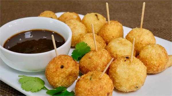 आज ही बनाकर खाएं सॉफ्ट एंड क्रिसपी Fried Potato Balls