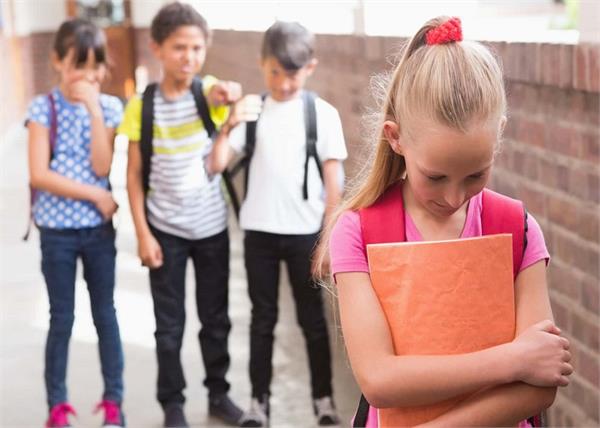 Bullying का शिकार तो नहीं हो रहा आपका बच्चा, दिखेंगे ये 5 बदलाव