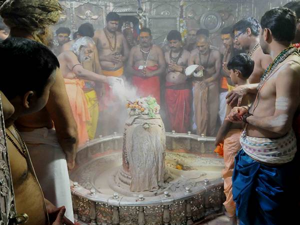 PunjabKesari, भस्म आरती, Bhasma Aarti, Mahakaleshwar temple ujjain, महालेश्वर मंदिर, उज्जैन