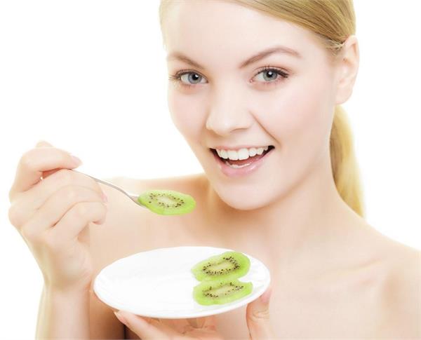 डेंगू बुखार का काल है कीवी, आंखों के लिए वरदान जानिए 8 जबरदस्त फायदे