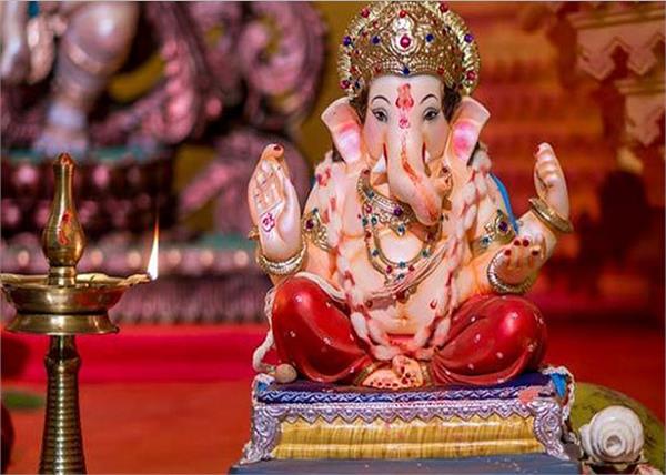 Ganesh Chaturthi: मूर्ति खरीदने से पहले रखें इन बातों का ख्याल, घर में आएगी बरकत