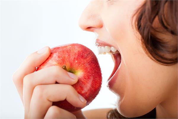 Health Alert! कैंसर का कारण बन सकता है सेब, जानिए कैसे?