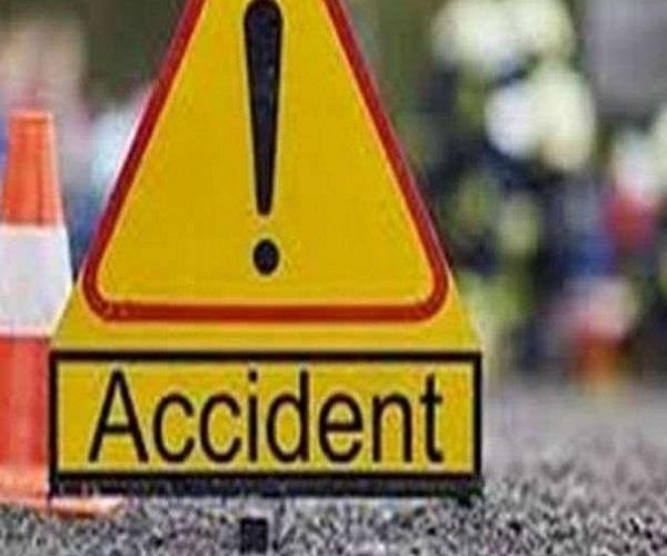 car of tourists from delhi fell in a deep ditch