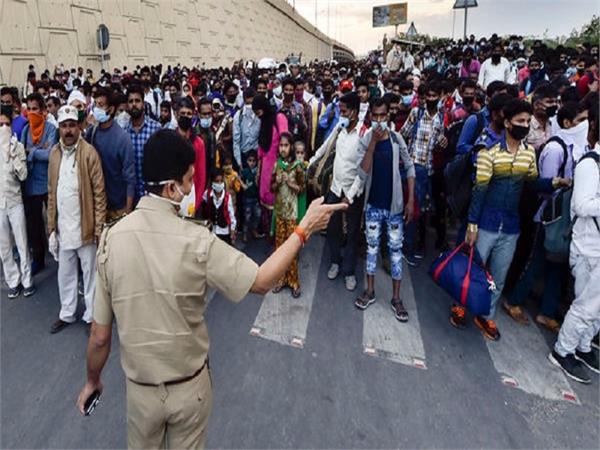 'भूख से अच्छा परिवार संग मरे',सड़कों पर मारे फिर रहे लोगों का दर्द भरा बयान