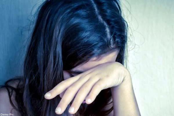 Kangra: दरिंदे ने पहले नाबालिग लड़की को बाइक पर बिठाया, फिर खेत में ले जाकर की हैवानियत Kangra: दरिंदे ने पहले नाबालिग लड़की को बाइक पर बिठाया, फिर खेत में ले जाकर की हैवानियत