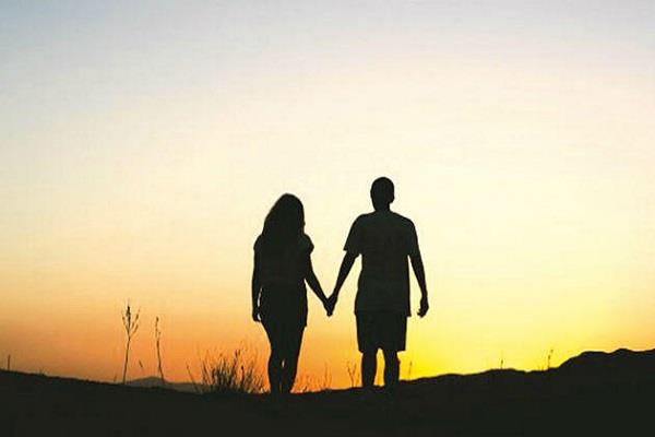 गुरुग्राम में इस अधिकारी ने अपनी पार्टनर के साथ किया दुष्कर्म 2 लव इन द टाइम ऑफ Corona: लॉकडाउन के बीच ही घर से भाग गया प्रेमी जोड़ा - lover couple ran away from home amid lockdown