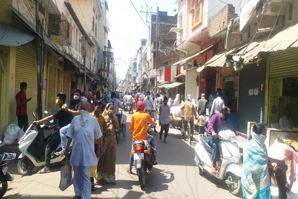 छतरपुर: लॉकडाउन में छूट का मंजर ...