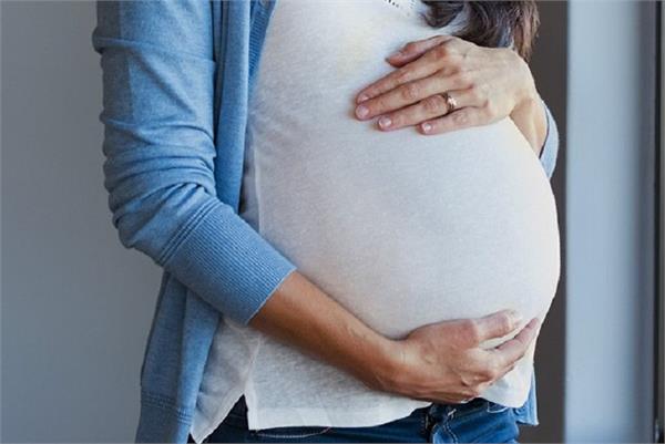 अकेले ही शारीरिक व मानसिक चुनौतियों से जूझने को मजबूर गर्भवती महिलाएं