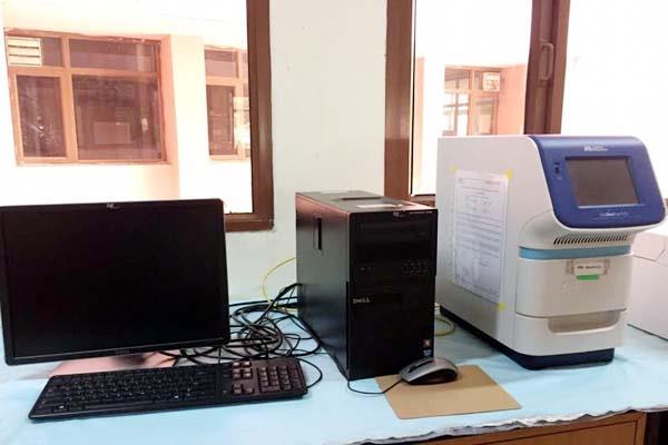 टांडा मेडिकल कॉलेज में अब इस मशीन से होंगे COVID-19 के टैस्ट, जानिए कैसे करती है काम टांडा मेडिकल कॉलेज में अब इस मशीन से होंगे COVID-19 के टैस्ट, जानिए कैसे करती है काम