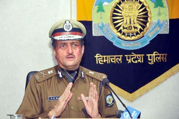 सरकारी हों या प्राइवेट, इलाज के लिए मना नहीं कर सकते अस्पताल : DGP सरकारी हों या प्राइवेट, इलाज के लिए मना नहीं कर सकते अस्पताल : DGP
