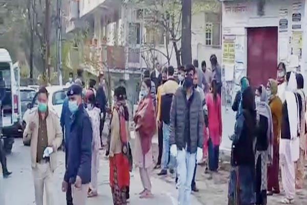 महिला की आत्महत्या पर ससुराल वालों के खिलाफ मामला दर्ज महिला की आत्महत्या पर ससुराल वालों के खिलाफ मामला दर्ज