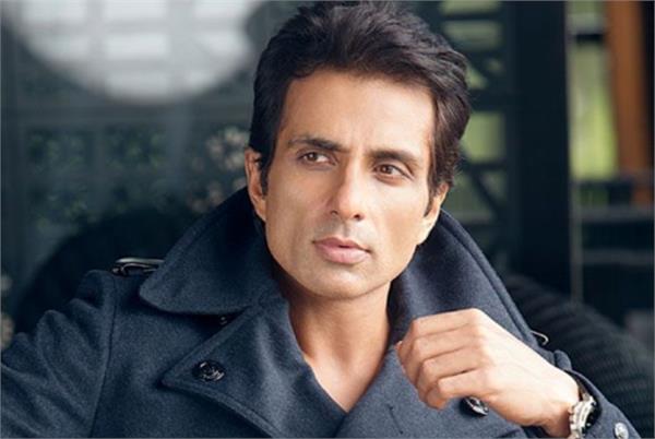 गुस्से में लोगों पर भड़के सोनू सूद, बोले- जरूरतमंद ही रिक्वेस्ट डालें